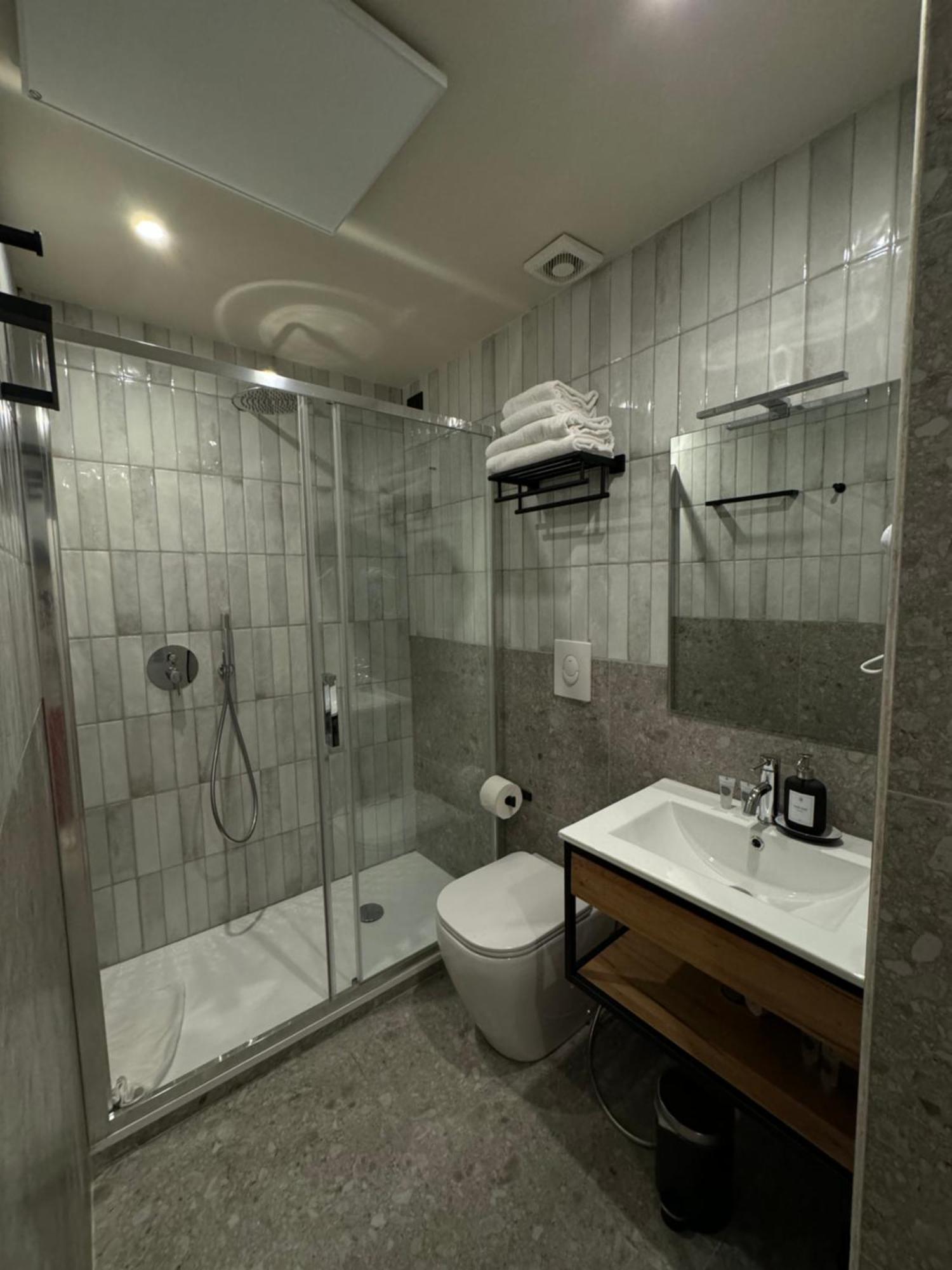 Honeycomb Guesthouse Рим Экстерьер фото
