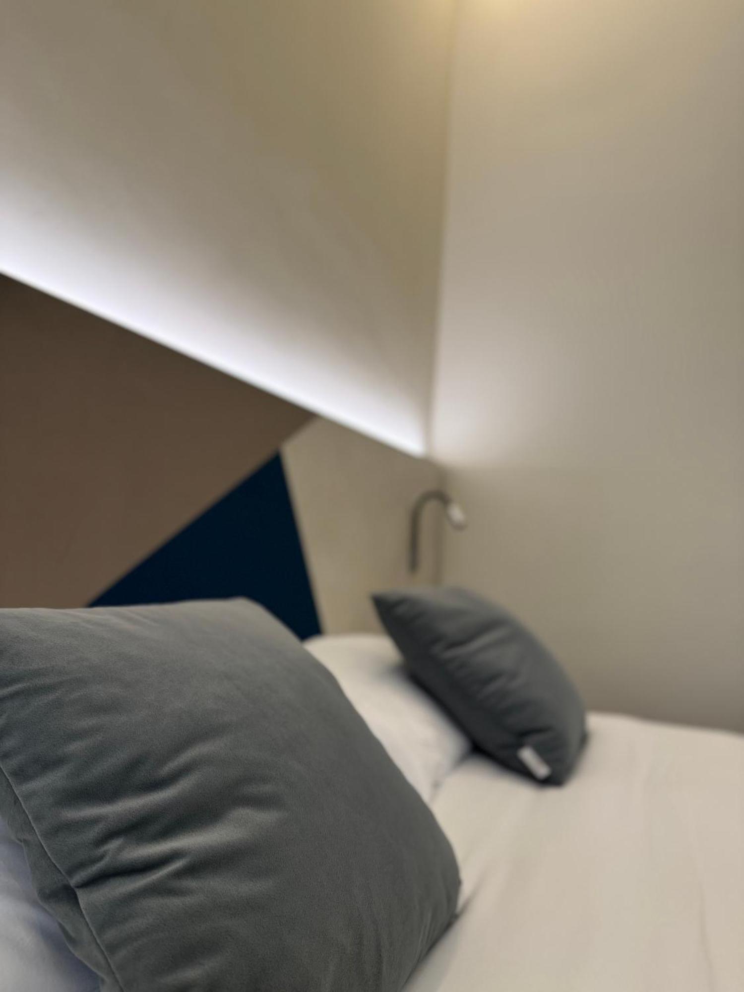 Honeycomb Guesthouse Рим Экстерьер фото