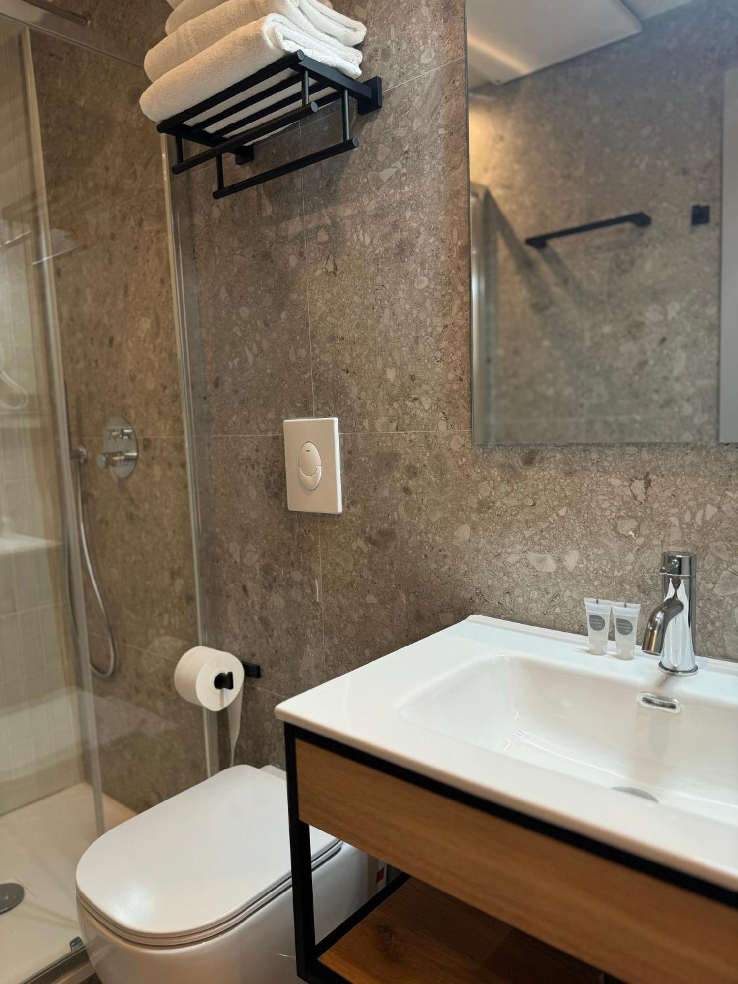 Honeycomb Guesthouse Рим Экстерьер фото