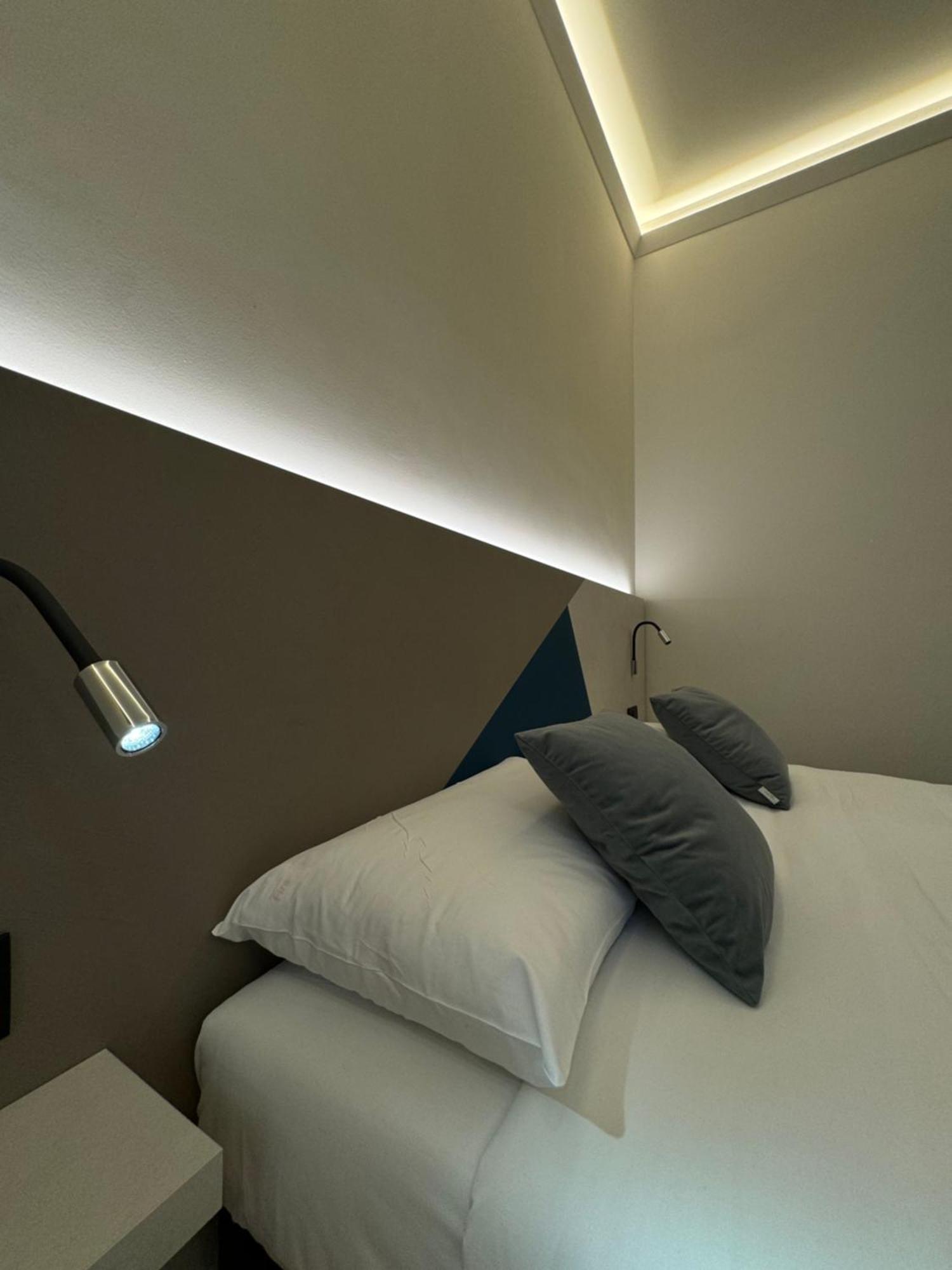 Honeycomb Guesthouse Рим Экстерьер фото