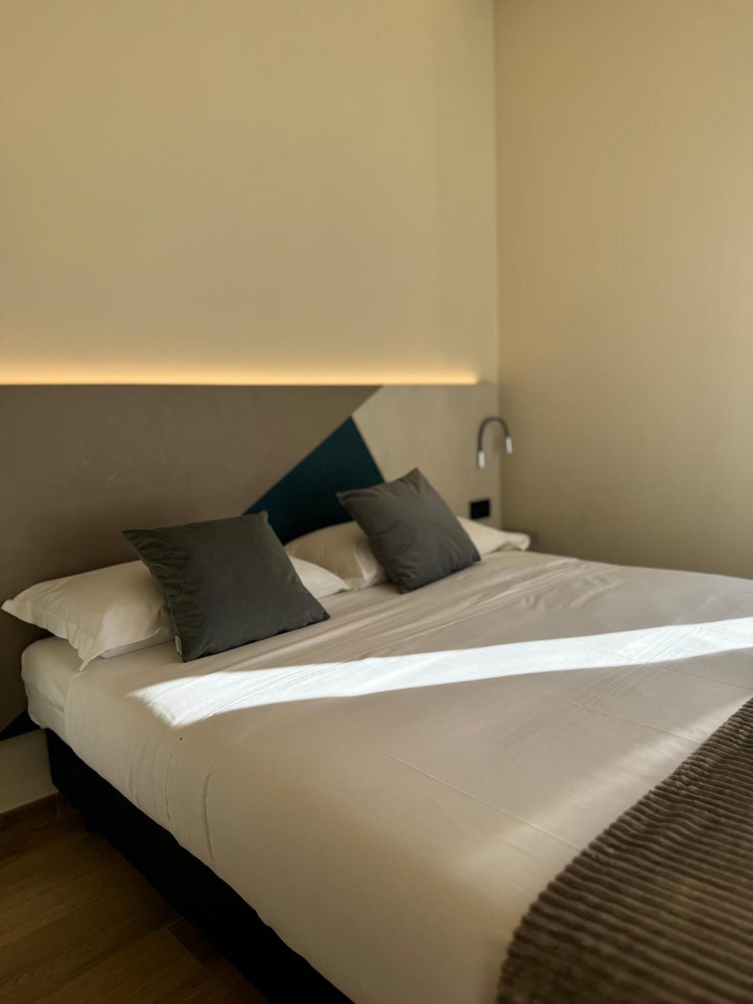 Honeycomb Guesthouse Рим Экстерьер фото