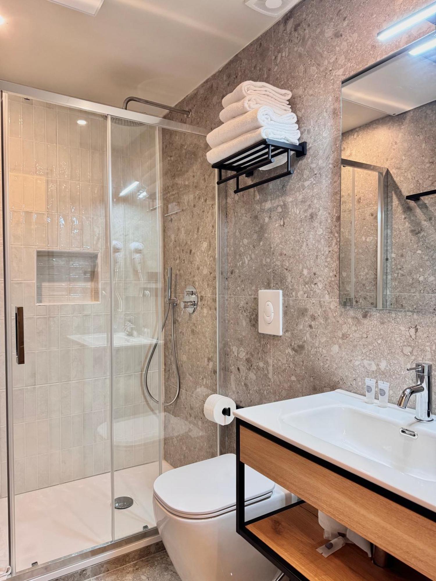 Honeycomb Guesthouse Рим Экстерьер фото